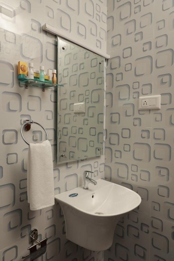 Delano Residency Hotel Kaliyal Eksteriør billede